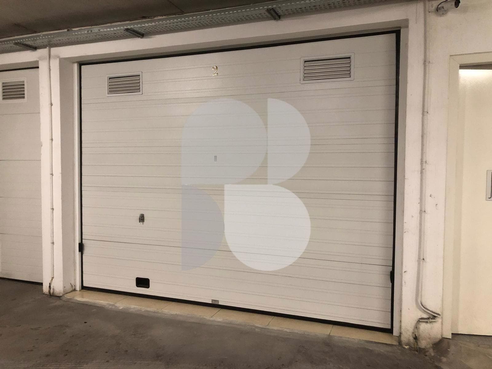 Garage in Madliena — photo 1
